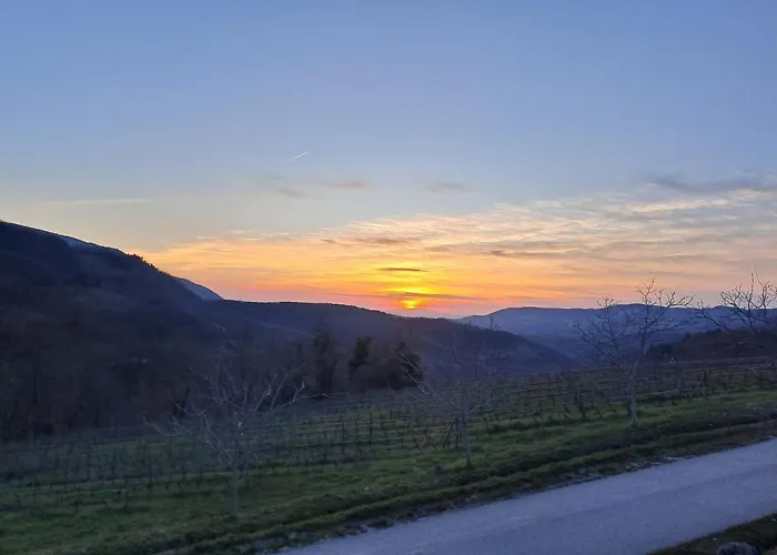 Le Alloggio per agriturismo *